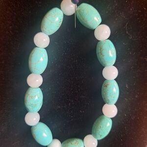 HandmadeTurquoise and White Beaded Stretch Bracelet